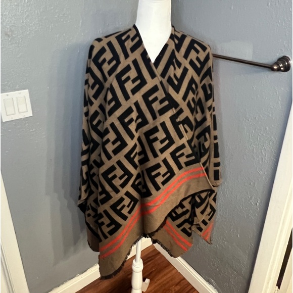 Fendi - FF Poncho - Picture 3 of 8